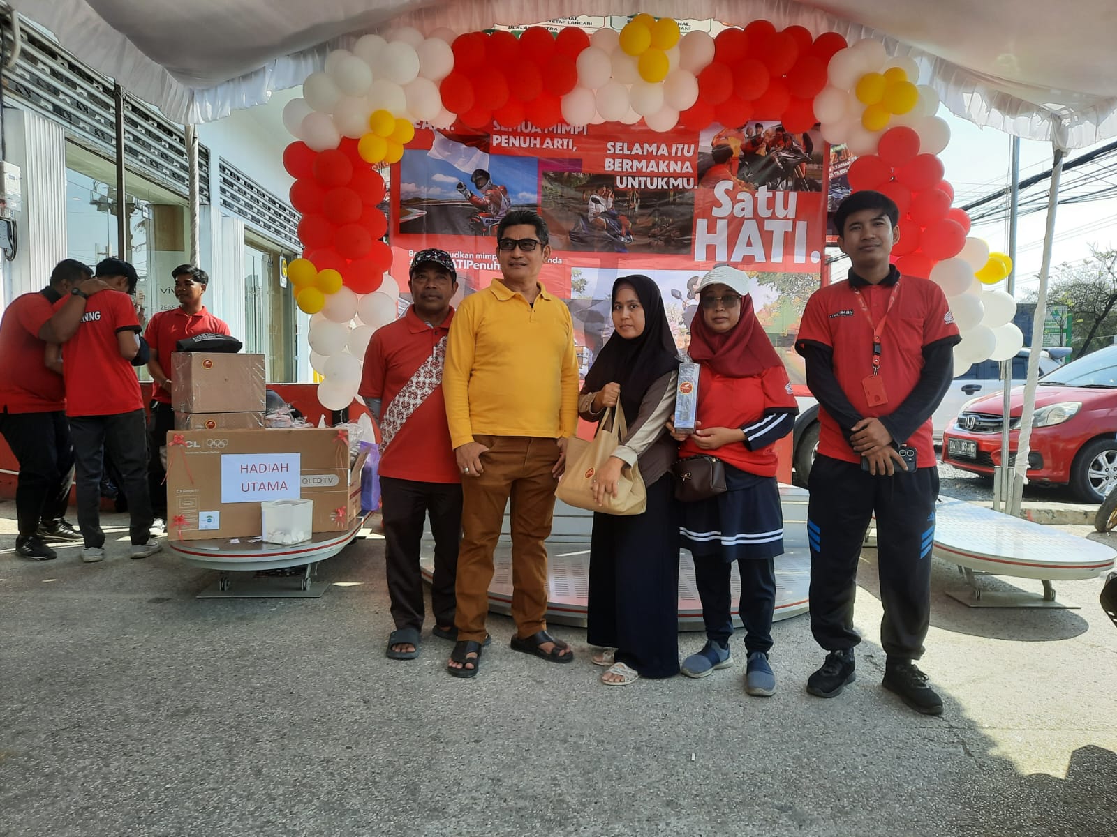 Banyak Kejutan Dealer Haur Kuning Diacara Jalan Santai Semarakkan Maulid Nabi dan HUT ke-81 RI